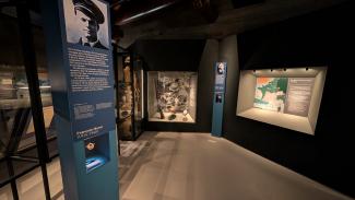 Salle de l’exposition permanente consacrée à l’opposition et à la résistance dans l’Aisne pendant la Seconde Guerre mondiale.