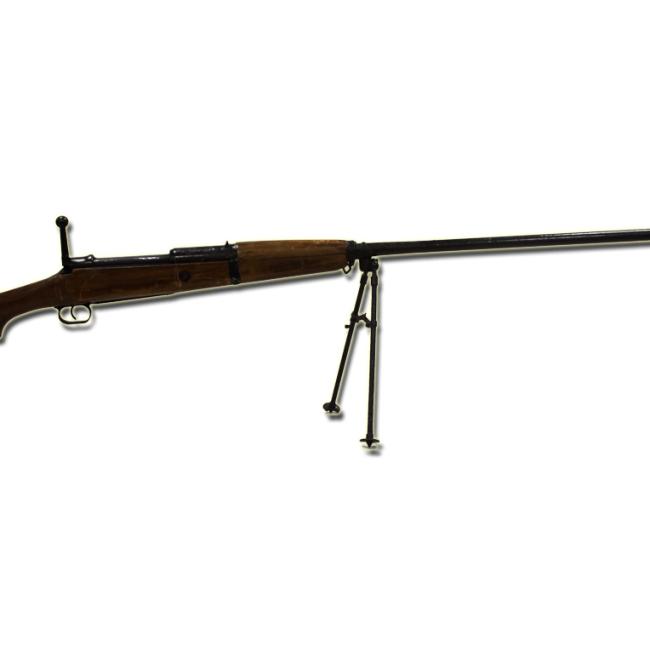 Fusil anti-char wz. 35 polonais de la Seconde Guerre mondiale, présenté avec son bipied déployé, conservé dans les collections du Musée de la Résistance et de la Déportation de l’Aisne.