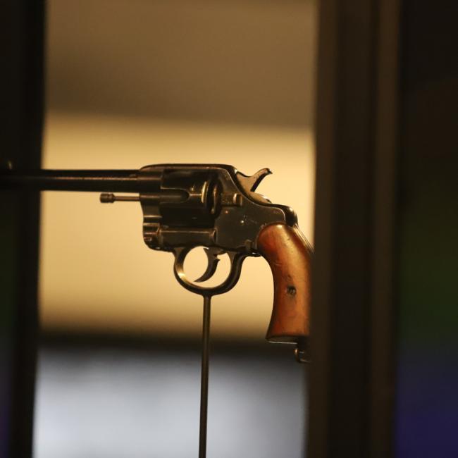 Revolver présenté dans le parcours permanent du Musée de la Résistance et de la Déportation de l’Aisne