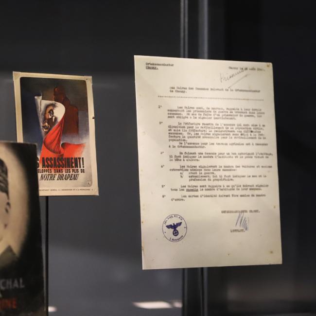 Affiches de propagande et document administratif de l’Occupation présentés au Musée de la Résistance et de la Déportation de l’Aisne